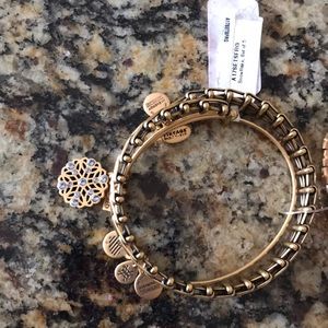 ❄️Alex and Ani bracelet set snowflake BNWT